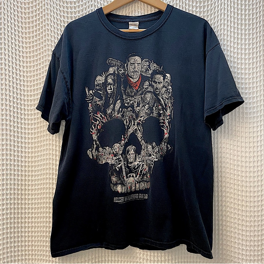 The Walking Dead AMC Zombie Skull Art Print Graphic Shirt